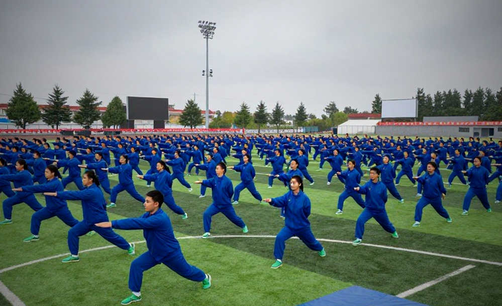 Bóng đá Việt Nam: Khi những khoảng lặng sau tiếng còi kể câu chuyện thật Bóng đá Việt Nam: Khi những khoảng lặng sau tiếng còi kể câu chuyện thật