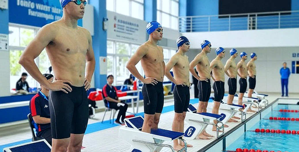 Bơi lội nữ Việt Nam: Tiếng vỗ sóng từ phòng thay đồ