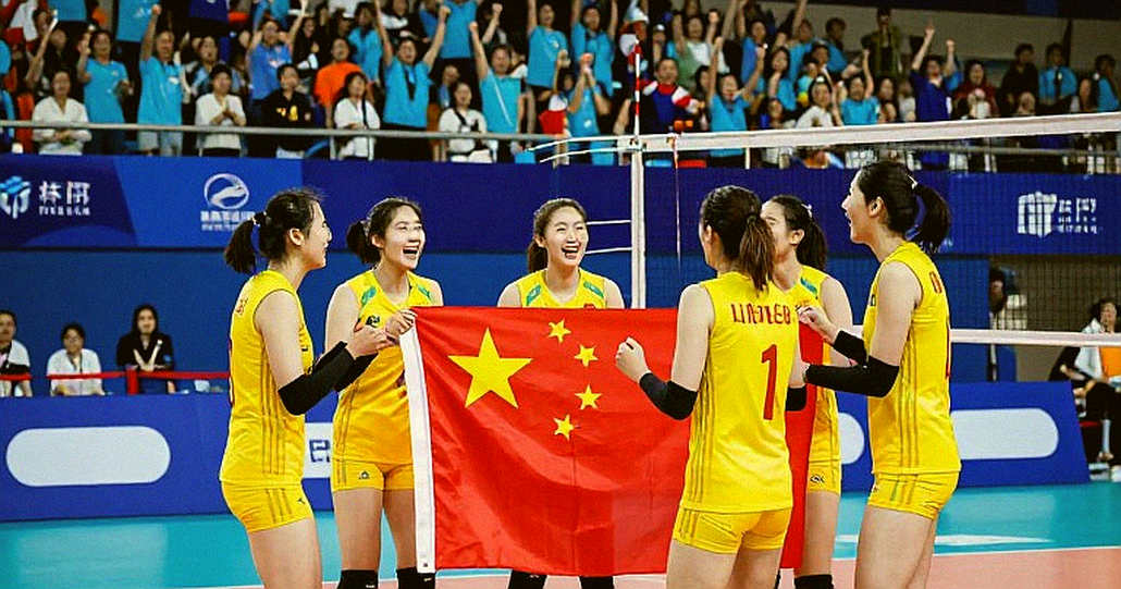 Tấm vé tứ kết và vết nứt dưới lòng bàn chân người Thái
