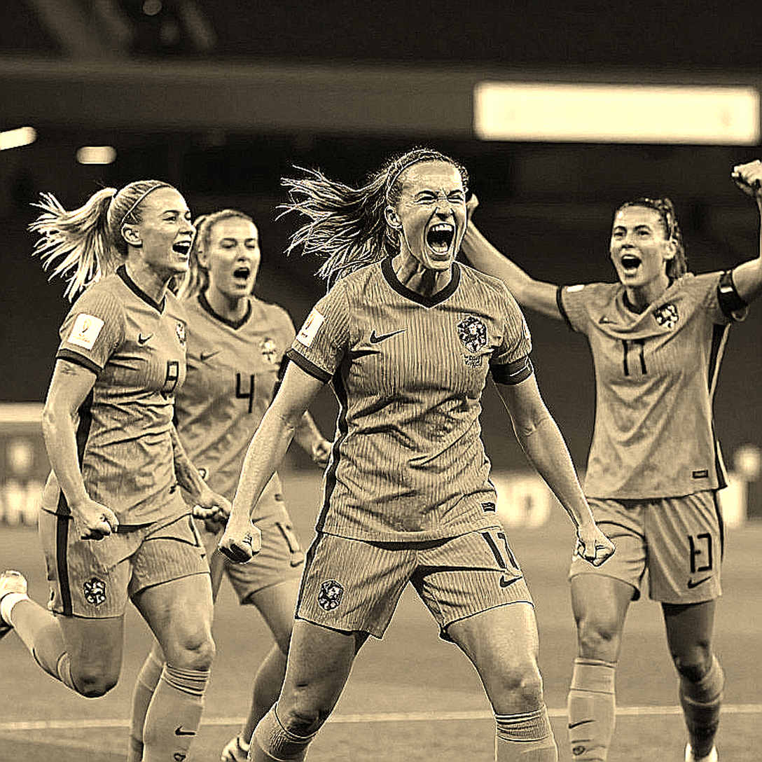 18 năm cho một khán đài xây dở: cuộc đua World Cup 2042 đang được quyết định bằng bê tông, không phải bằng tham vọng