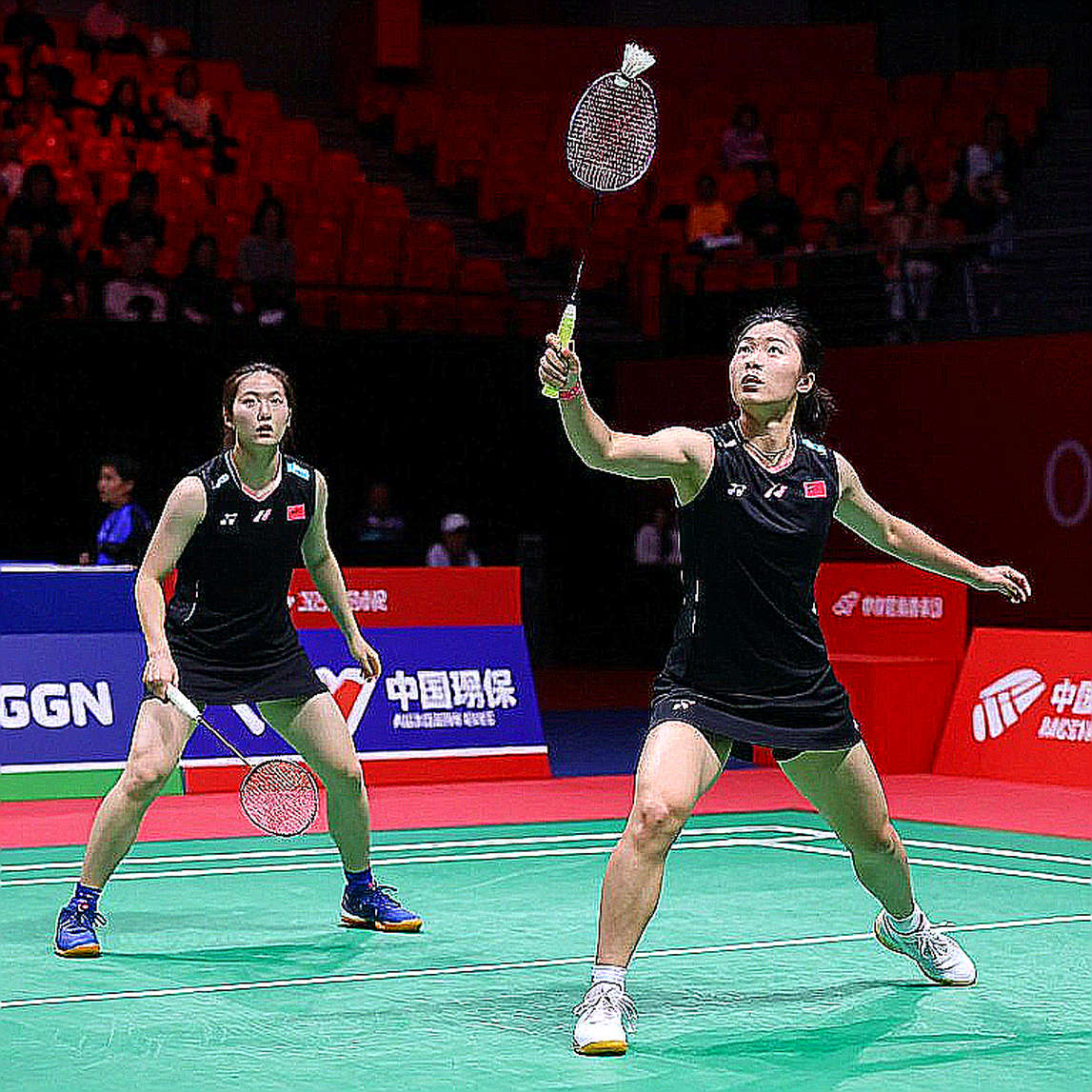 Alwi Farhan và Kento Momota ở Tokyo: Điều gì đang diễn ra phía sau buổi tập trước Asian Games 2026