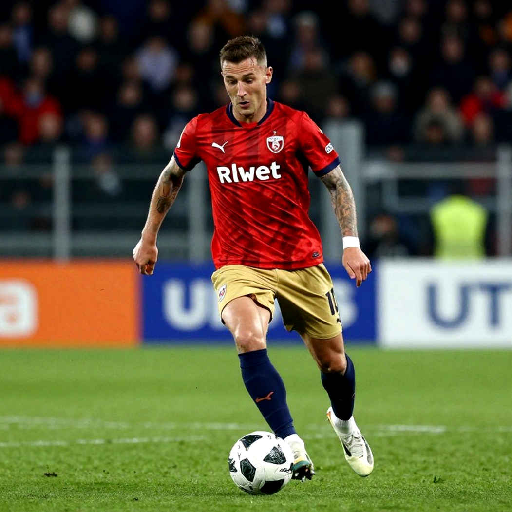 Barcelona declined Carlos Espi at €25m: a decision about role, not talent Barcelona declined Carlos Espi at €25m: a decision about role, not talent