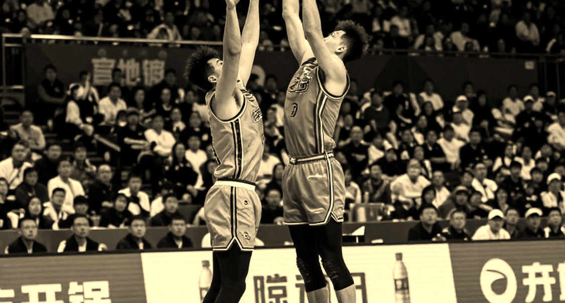 Two Ball Handlers, One Ball: Fenerbahce's Backcourt Gamble Two Ball Handlers, One Ball: Fenerbahce's Backcourt Gamble