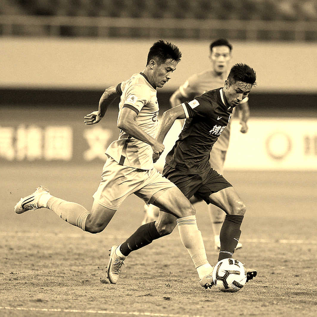 Bóng đá Việt Nam và nghịch lý chảy máu tài năng: Khi V.League nuôi lớn những ngôi sao để họ ra đi