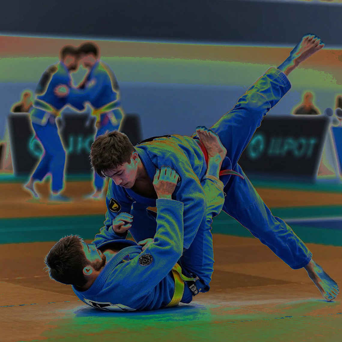 Cùng tên gọi, khác đẳng cân: bản đồ nhà vô địch MMA và cái bẫy của những tấm đai