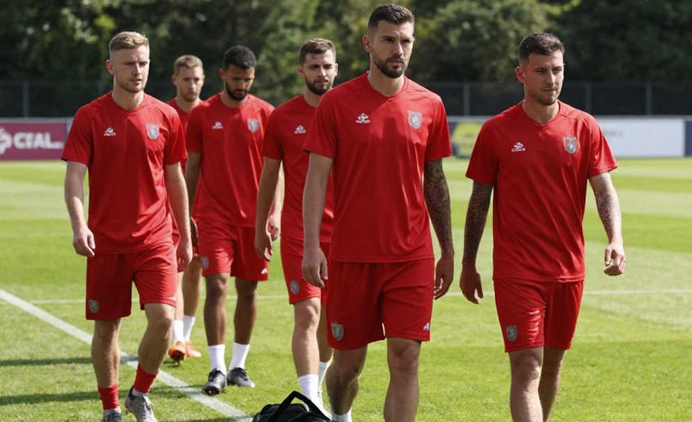 Europa League Opening: Benfica Win in Milan, Sunderland's Historic Night — But There's a Frame Nobody Verified Europa League Opening: Benfica Win in Milan, Sunderland's Historic Night — But There's a Frame Nobody Verified