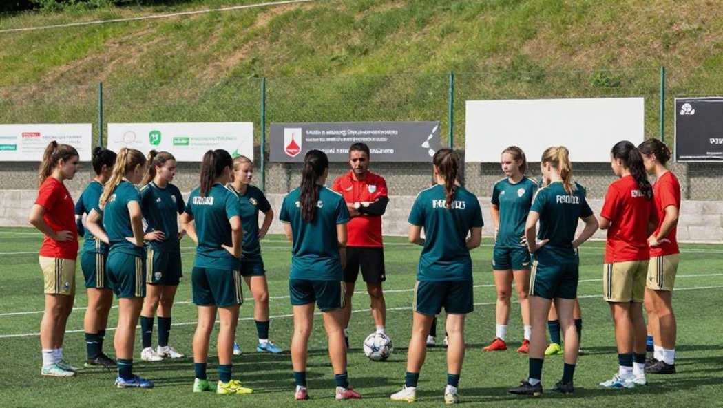 Guendouzi được giảm án: suất đá ở Villa Park và quả bóng treo một năm