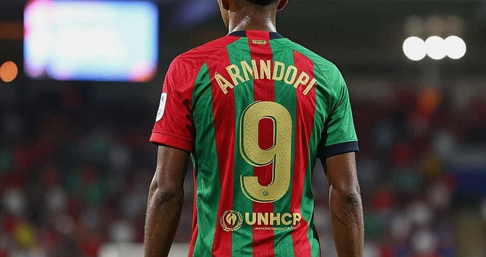 Bạo lực sân cỏ V-League: Khi trọng tài bỏ thẻ, kỷ luật giải đấu đứng ở đâu?