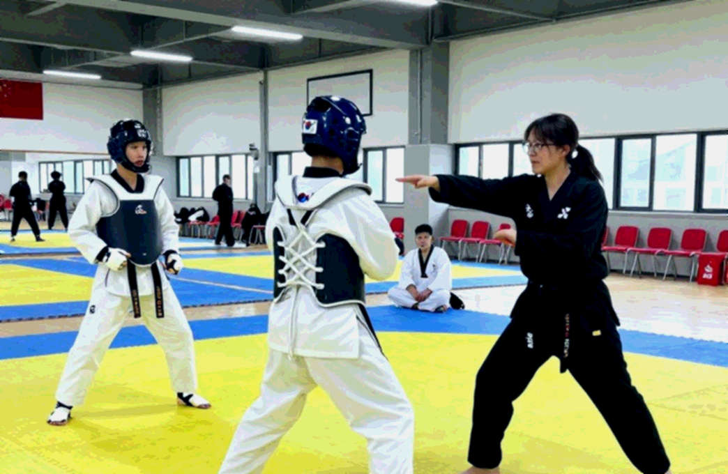 Bản đồ sau cơn lạc đường: Sal Everett, trợ lý của Dana White, giành hợp đồng UFC