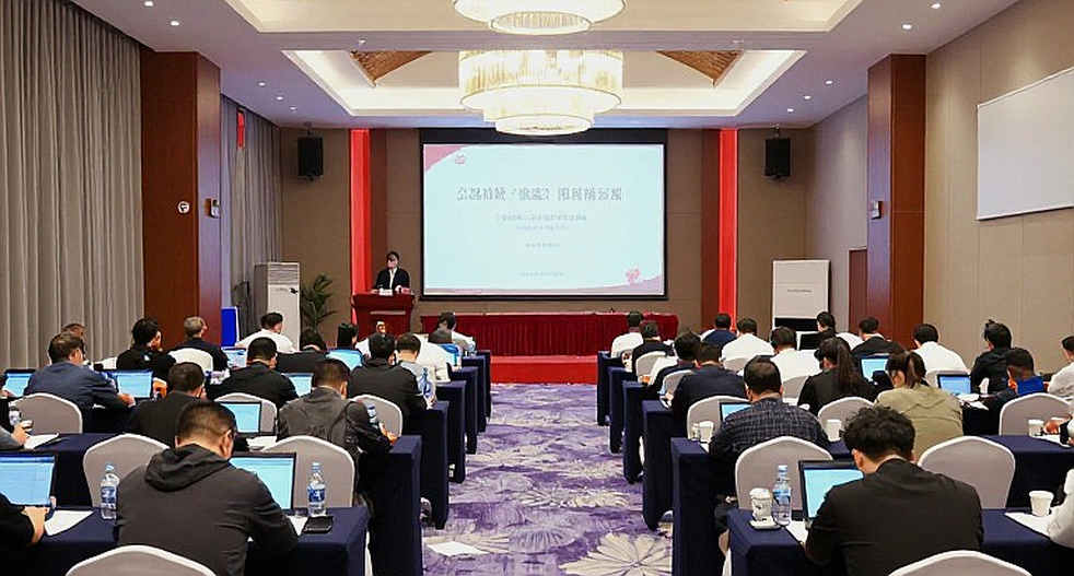 Nước cờ 5.e5! và ván đấu mà dữ liệu chưa kịp gọi tên: Erigaisi gặp Laohawirapap