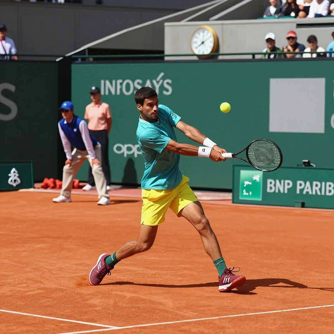 Osaka vượt qua Siniakova: Chiến thắng 3 set hé lộ điểm yếu chí mạng giữa những khoảnh khắc thiên tài