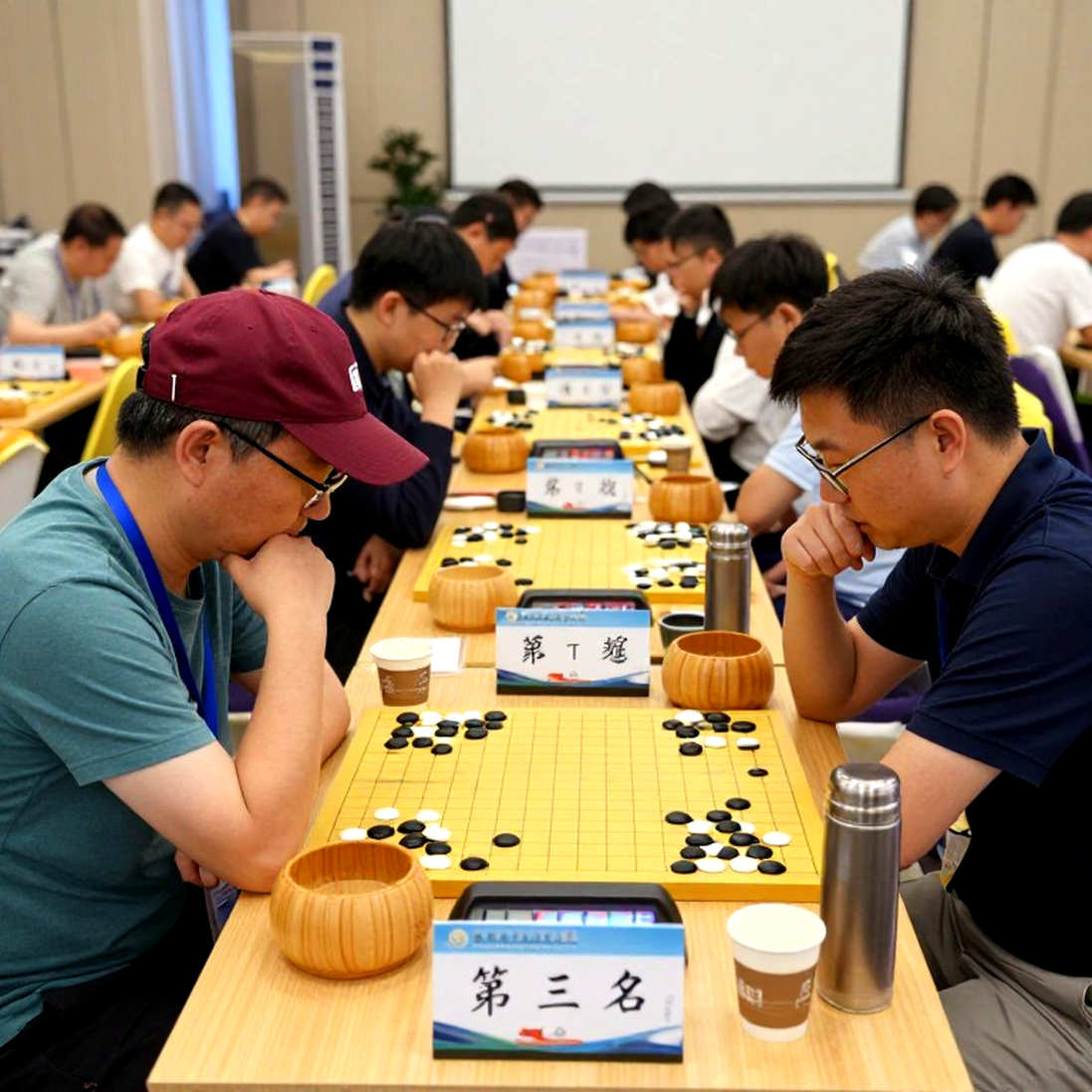 Prague 2026 và 27 ván cờ ngắn trong ChessBase Magazine 225 Prague 2026 và 27 ván cờ ngắn trong ChessBase Magazine 225