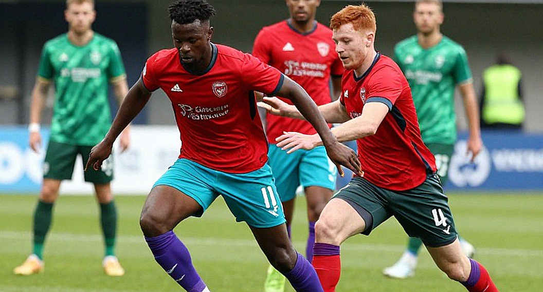 Hàng ba trung vệ và vết nứt của sự an toàn: Góc nhìn chiến thuật từ V.League
