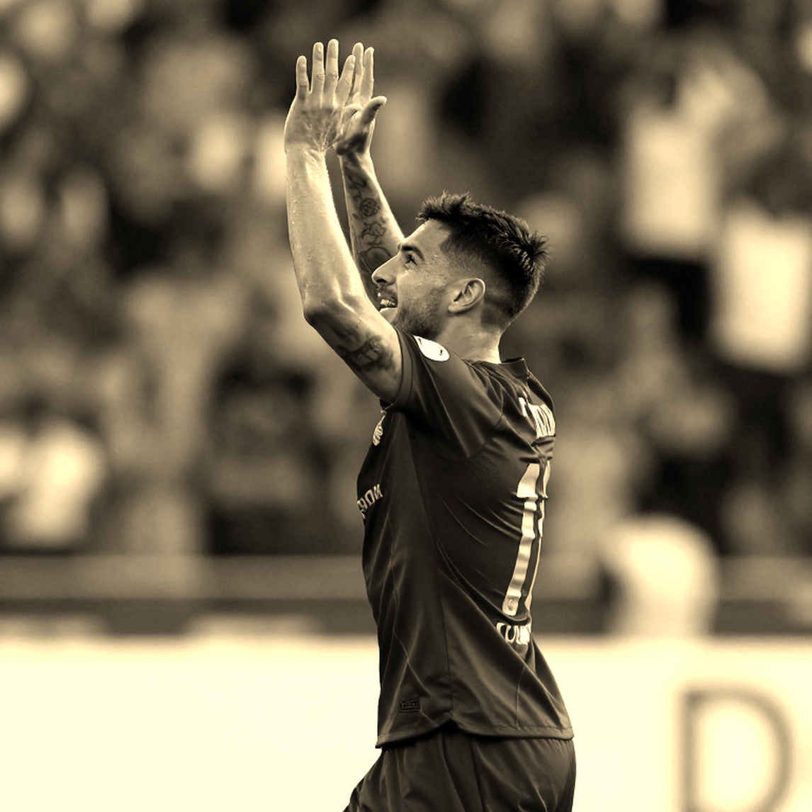 Benatia joins Regragui in a new experience: The CANAL+ studio symphony Benatia joins Regragui in a new experience: The CANAL+ studio symphony
